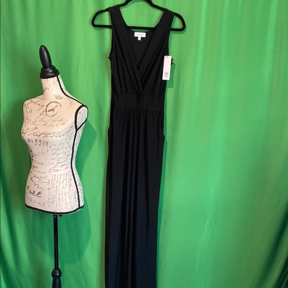 Gilli Black Sleeveless Jumpsuit with Pockets
